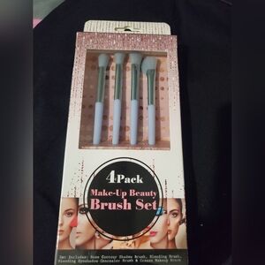Kale Imports Make-Up Beauty Brush Set with Blue Brushes NWT